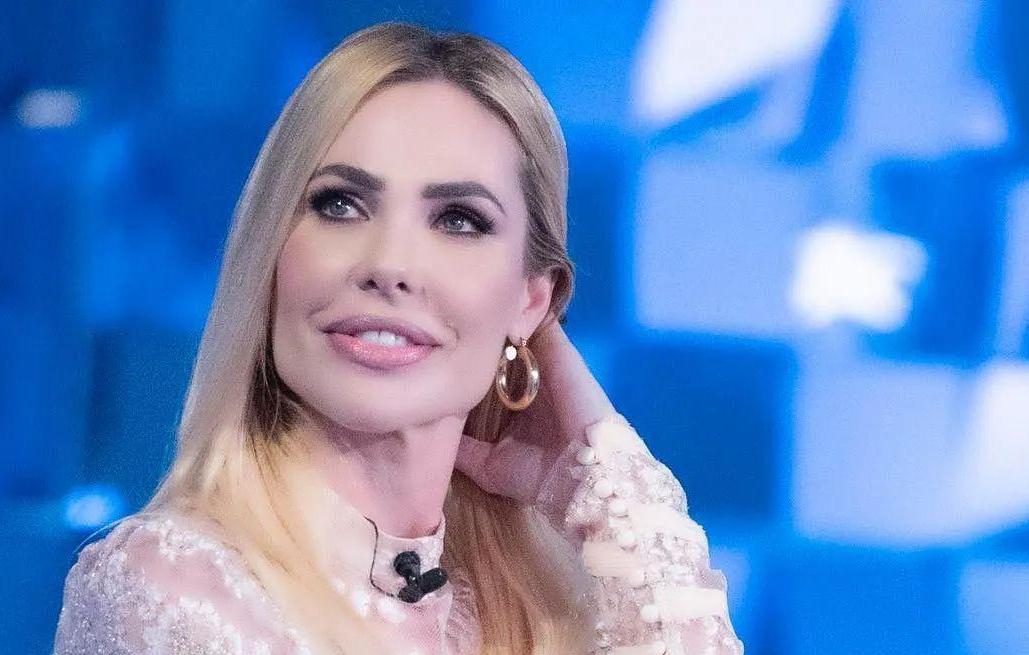 Verissimo Arriva L Intervista A Ilary Blasi E Sul Fronte Gf Vip 7