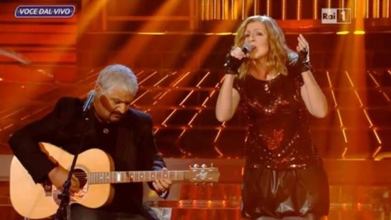 Sergio Friscia ed Elena Di Cioccio imitano Pino Daniele e Irene Grandi