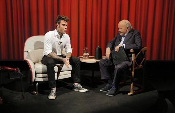 Fedez, Maurizio Costanzo