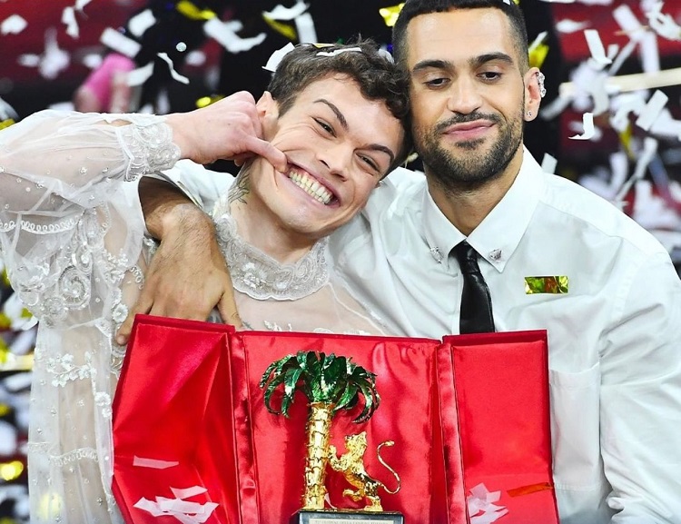 Sanremo 2022 Mahmood E Blanco Trionfano Con Brividi 