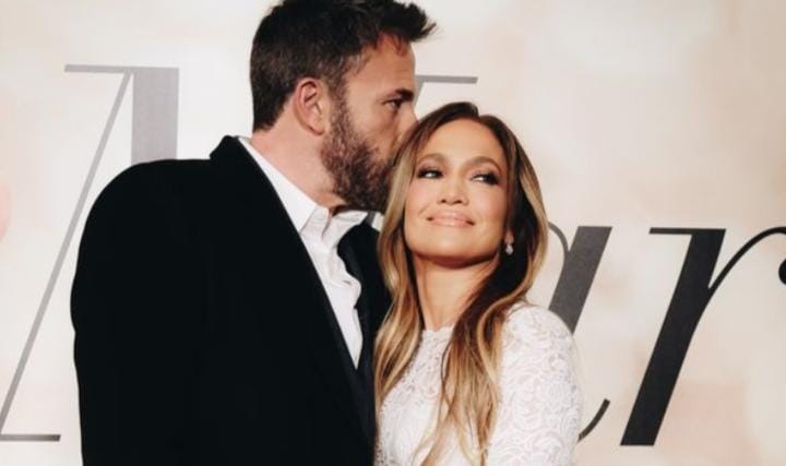 Jennifer Lopez e Ben Affleck avvistati mentre si baciavano: foto e dettagli