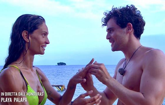 Isola 17 - Helena Prestes e Carlo Motta