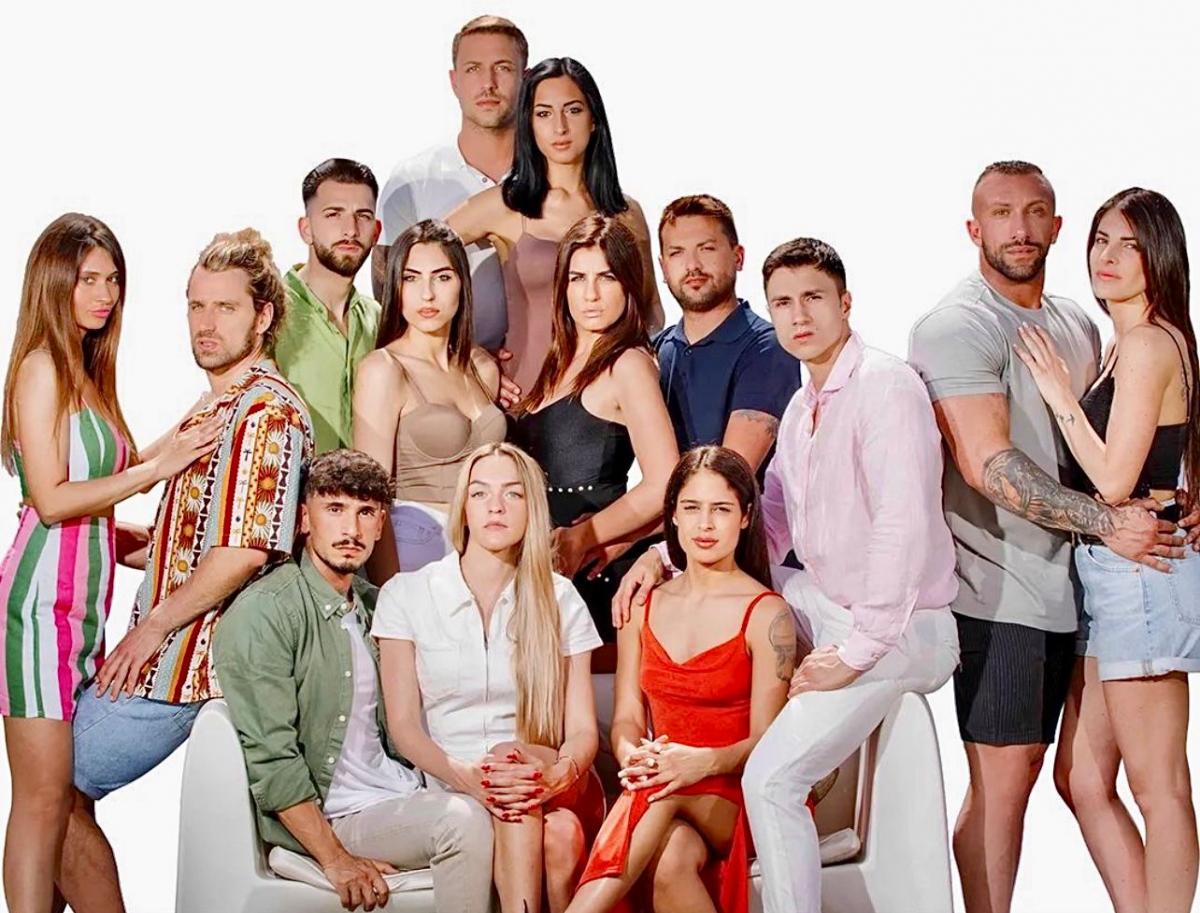 Temptation Island, un ex tentatore confessa di voler rivedere una delle fidanzate: “Nel programma ci eravamo avvicinati, poi…”