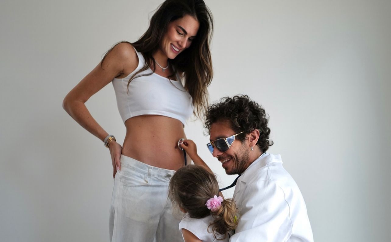 Valentino Rossi e Francesca Sofia Novello genitori bis: l’annuncio della nuova gravidanza e il sesso del bebè