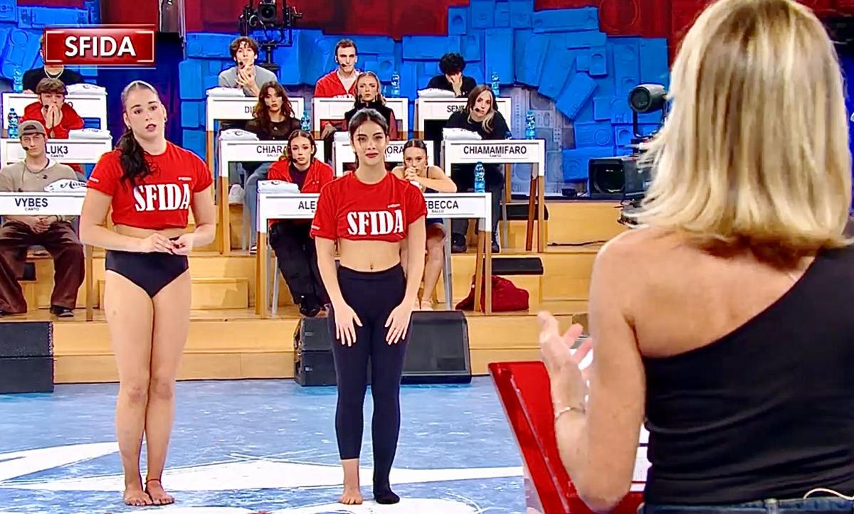 Amici 24, puntata del 10/11/24: Ilan vince la sfida, Sienna Osborne viene sconfitta da Francesca Bosco e abbandona la scuola