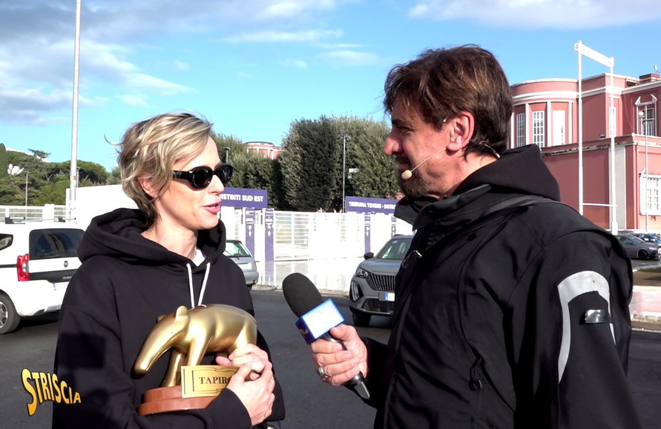 Federica Pellegrini riceve il Tapiro d’oro dopo il caso Angelo Madonia: “Si girava a guardare la Bruganelli, atteggiamenti che mi stavano sulle bal*e”