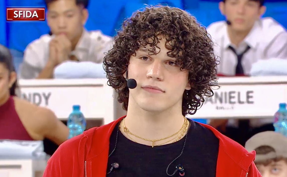 Amici 24, puntata del 19/01/25: Nicoló vince la sfida, Daniele emoziona e conquista una standing ovation