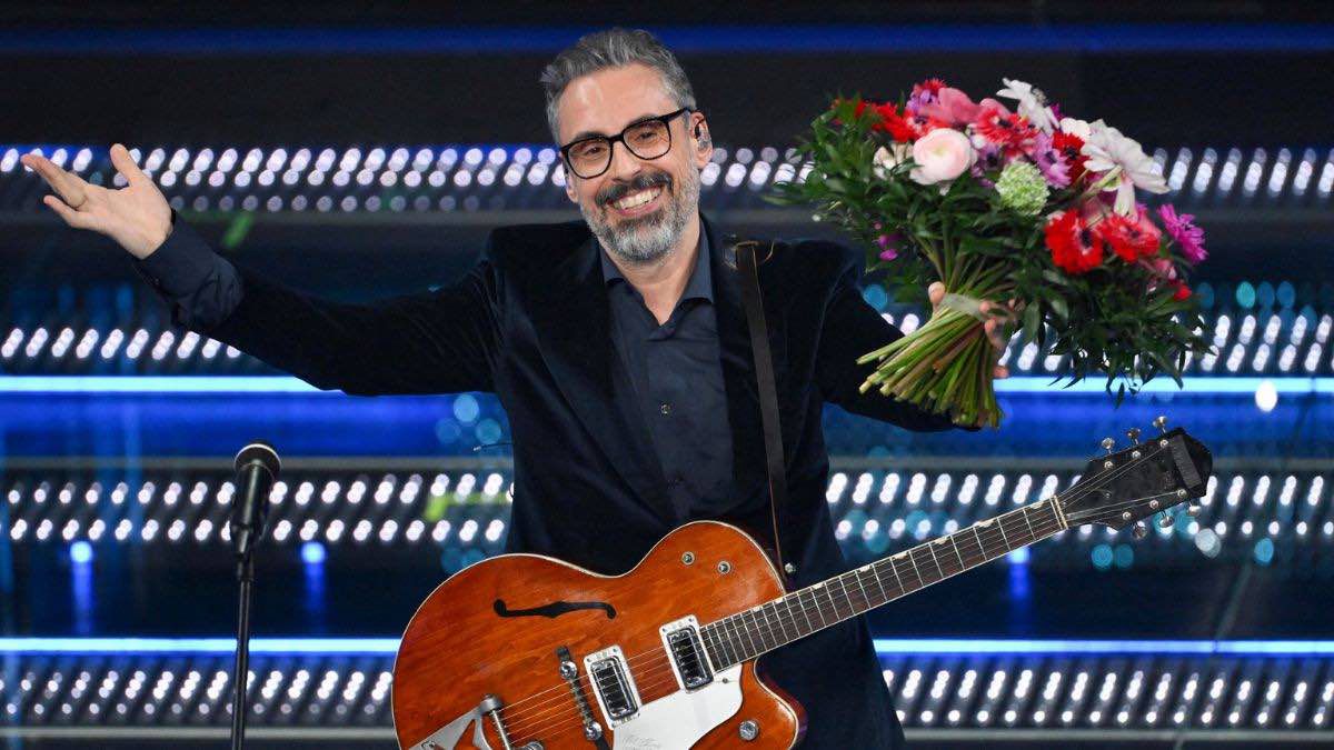 Brunori Sas svela che un Big di Sanremo 2025 non lo conosceva e l’aveva scambiato per un direttore d’orchestra: ecco di chi si tratta