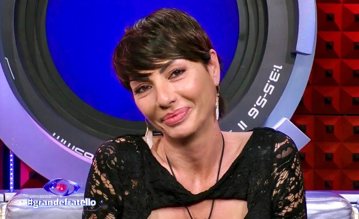 Grande Fratello, ventottesima puntata: Ilaria abbandona il reality, Emanuele eliminato, Javier fa chiarezza sui suoi sentimenti. I nominati sono…